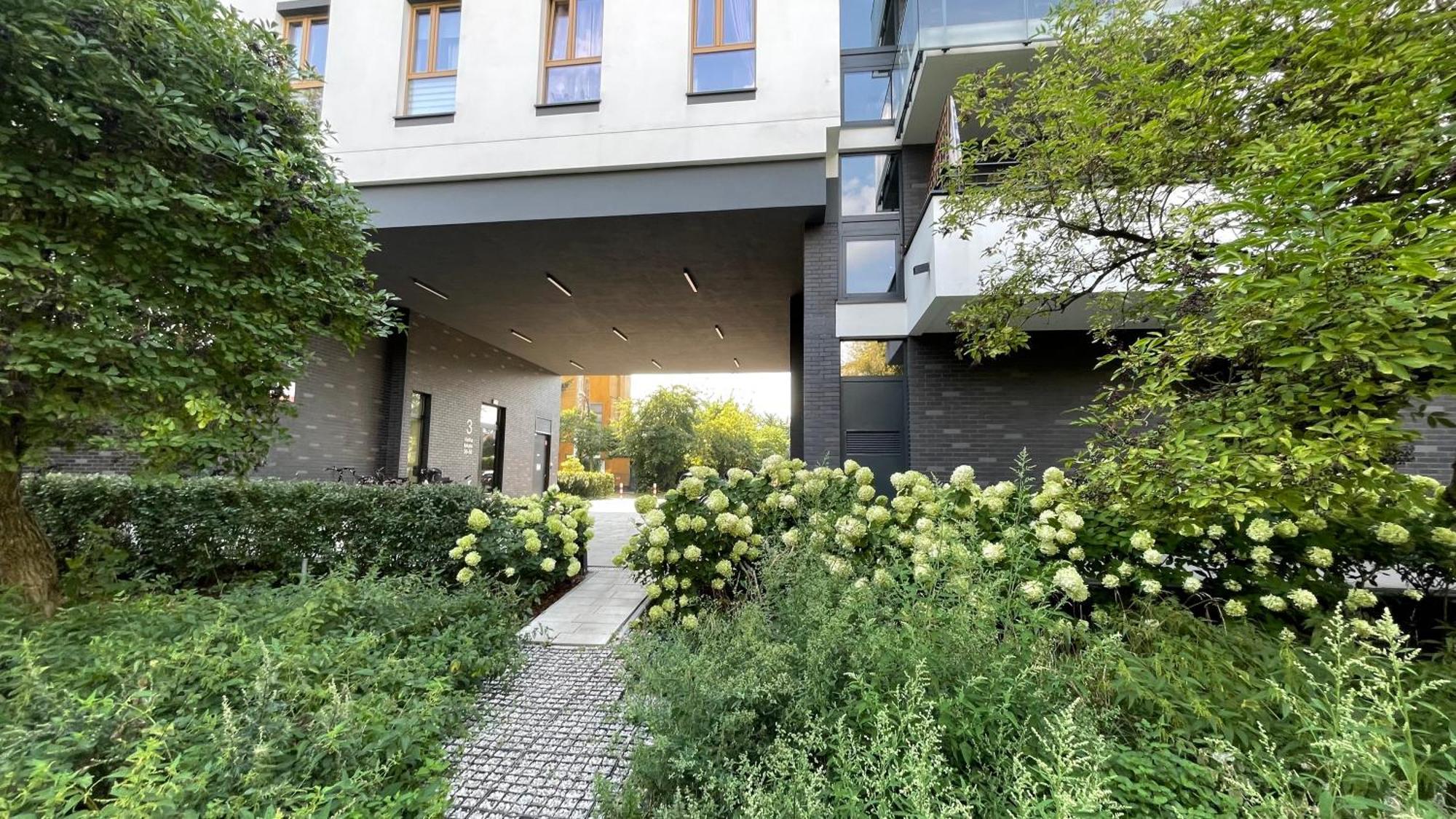 Apartamenty Warszawa Centrum Wlodarzewska 30 Luaran gambar